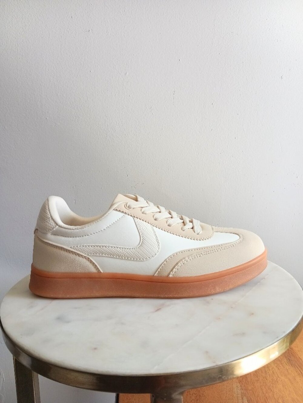 Liliana Jessy Retro Classic Fashion Sneaker
